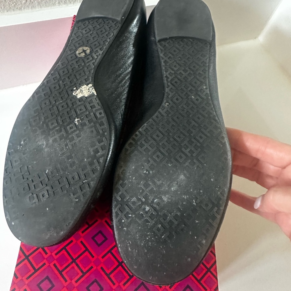 Tory Burch Reva Black Ballet Flats with Gold Logo - Picture 6 of 6